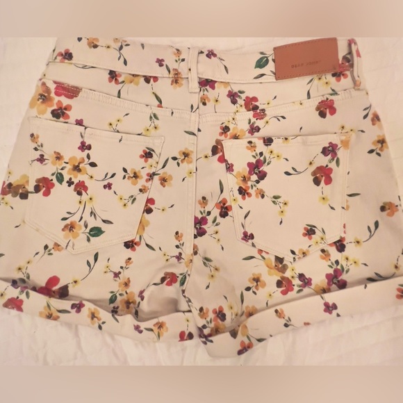 Dear John Ava Cuffed Short in Mardi Gras 27
Small NWOT - Picture 3 of 6